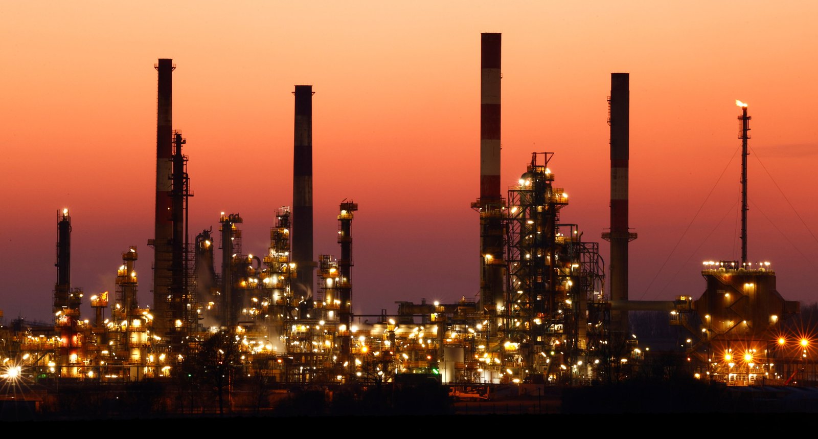 Oil Market Risk Shifts North as Russian Refinery Disruptions Reshape Global Supply