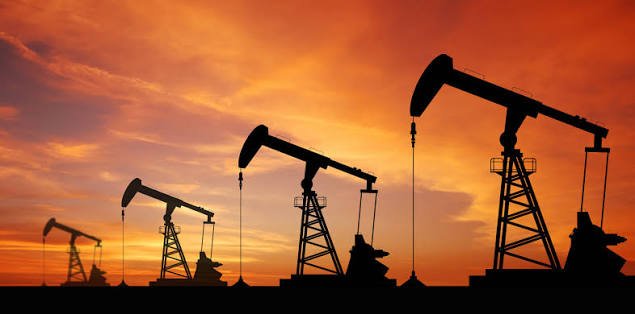 Oil Advances as US Tightens Pressure on Iran